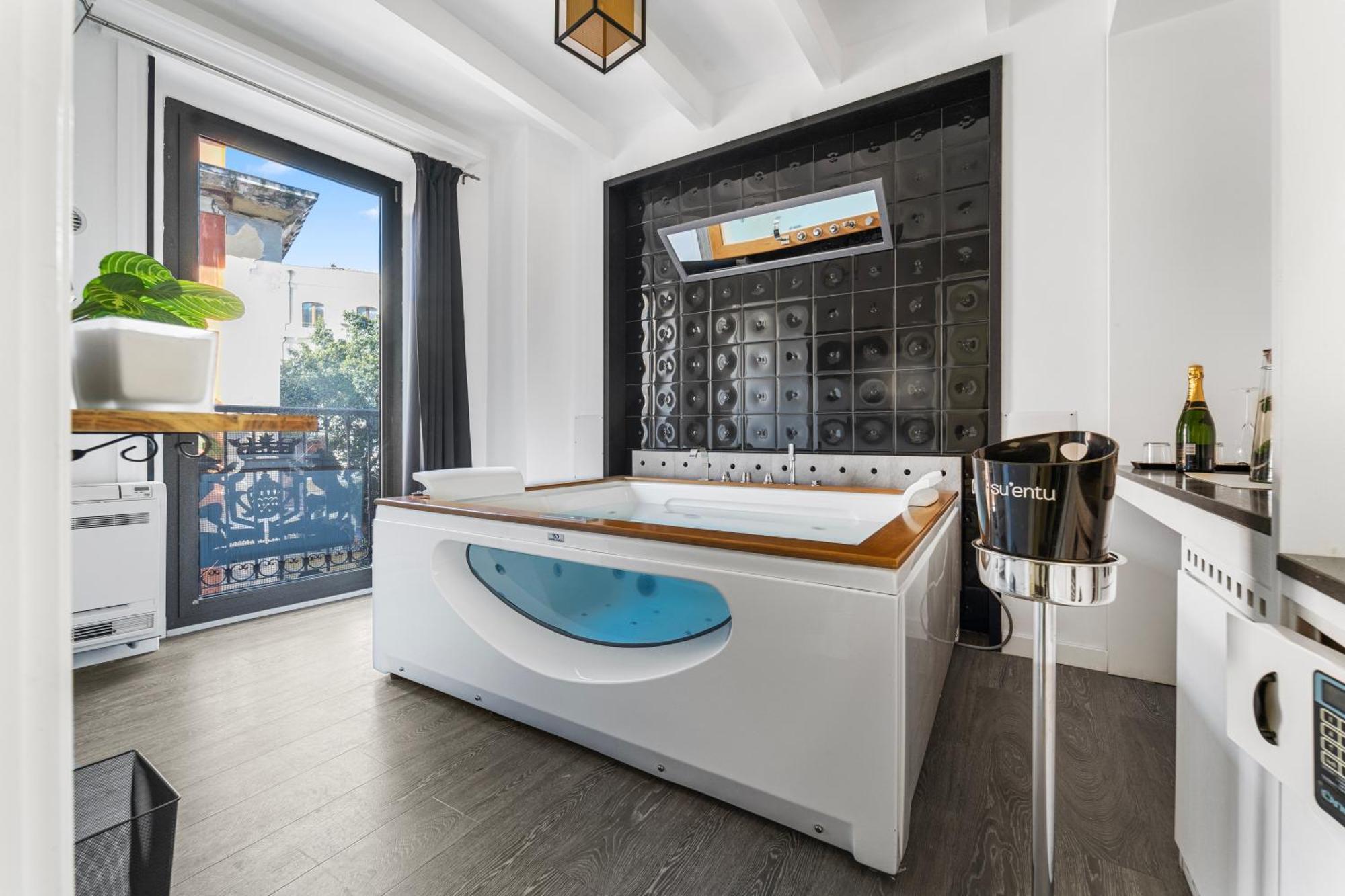 Ukiyo Suites And Rooms Cagliari Exterior foto